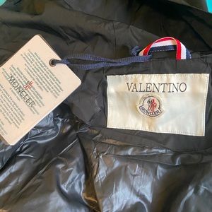 Black Moncler X Valentino Winbreaker